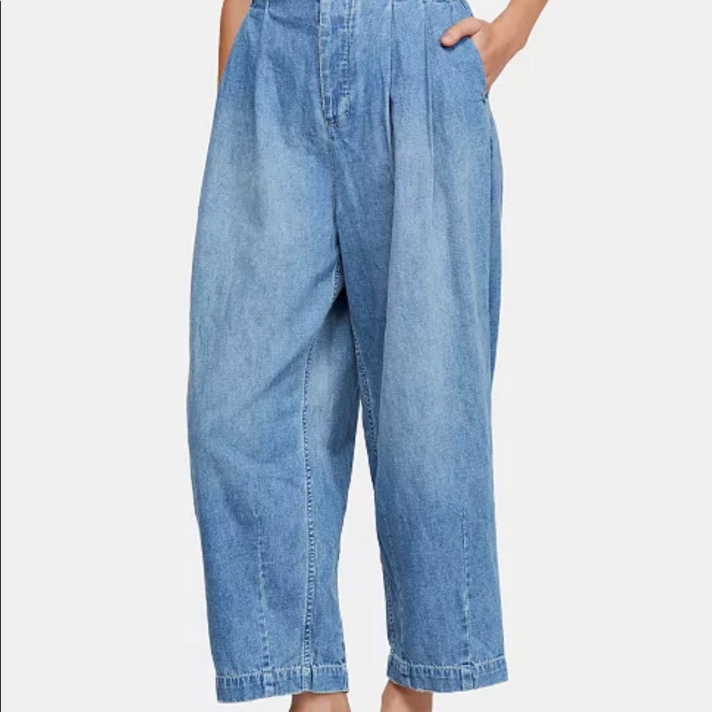 Wide Legged Jeans - Picture 5 of 7